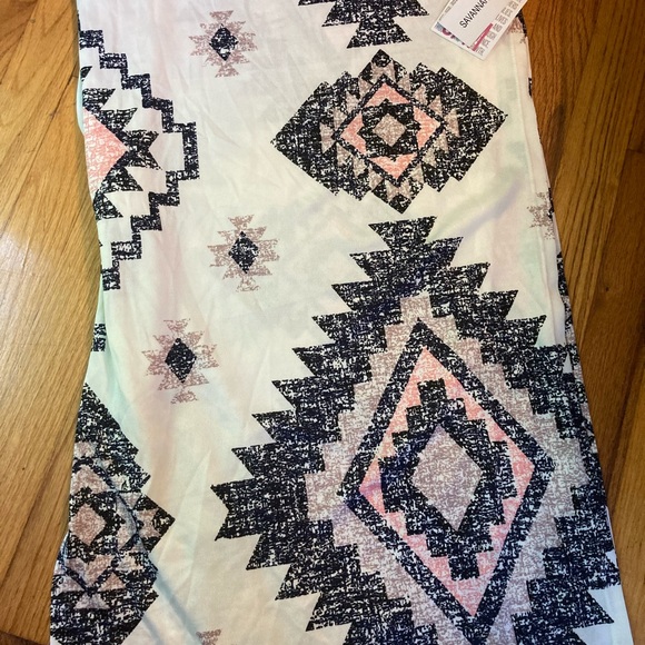 LuLaRoe Savannah Wrap - Picture 2 of 4